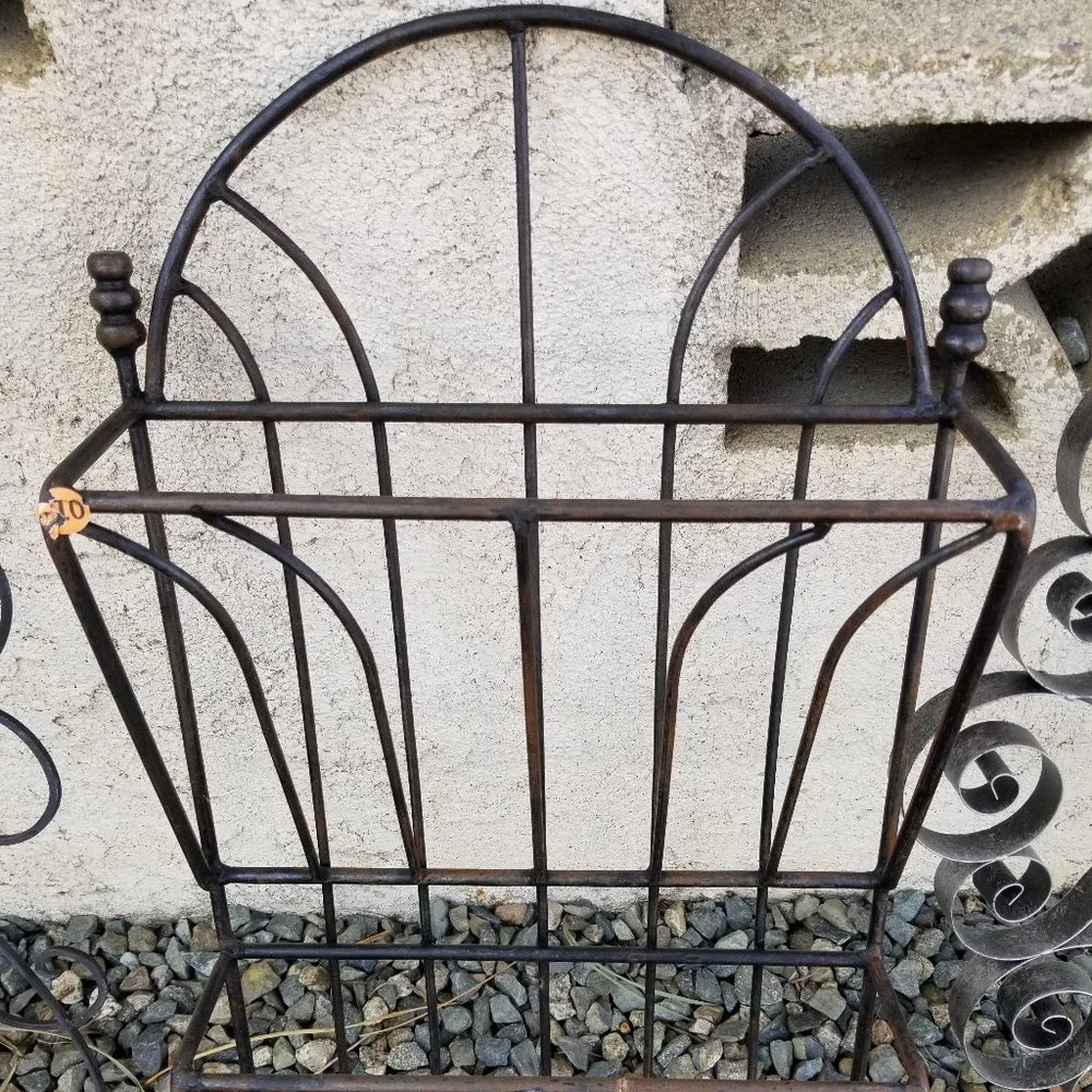 Rod iron Magasine , mail or hand towel holder shelf
